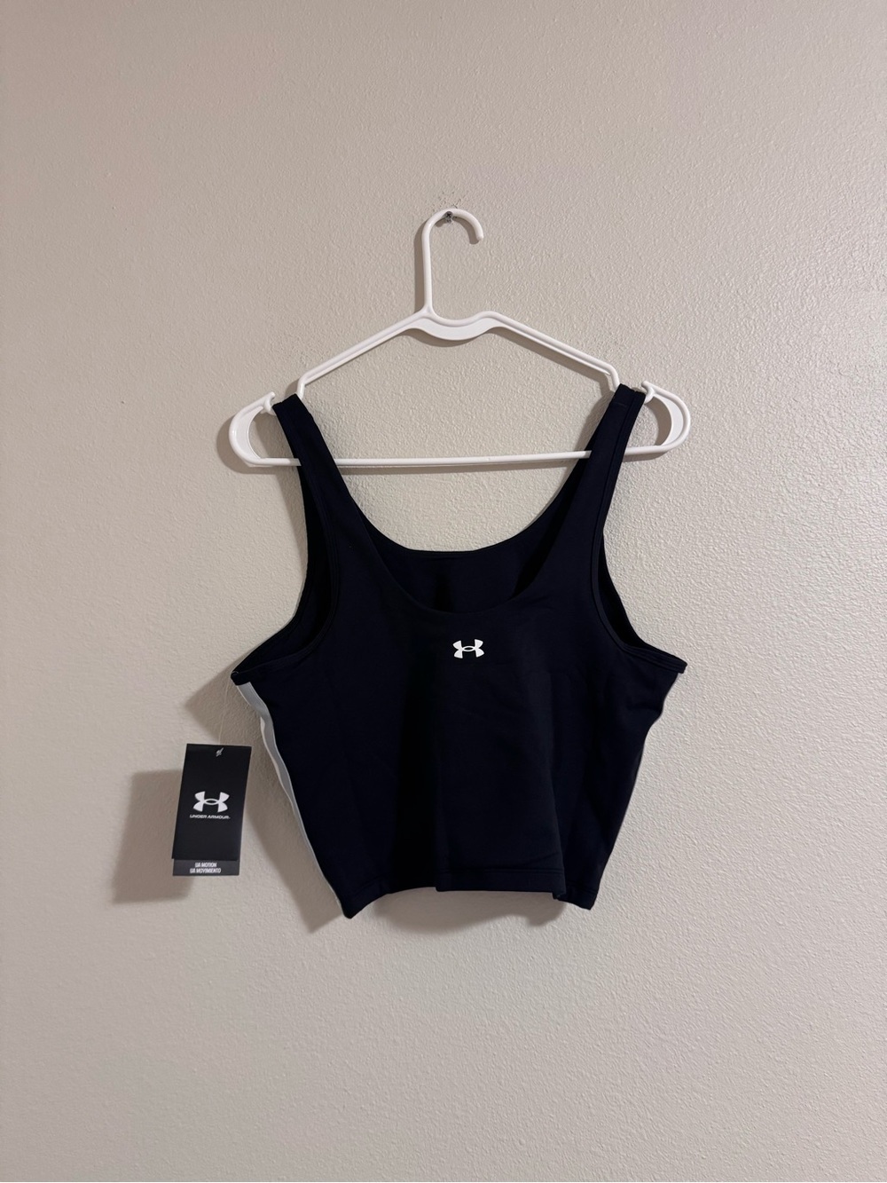 Under Armour Black Scoop Crop Tank Top - Picture 3 of 4